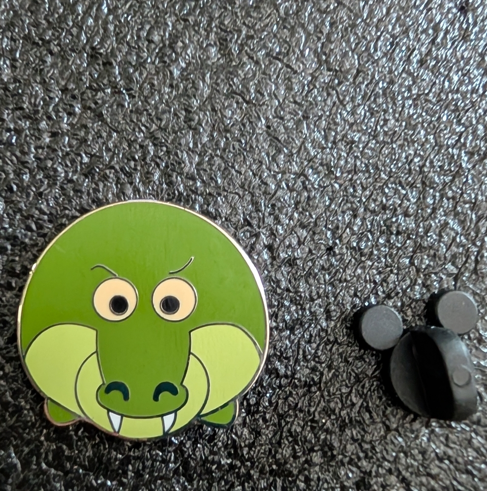Tick Tock crocodile from Peter Pan Tsum Tsum Disney trading pin